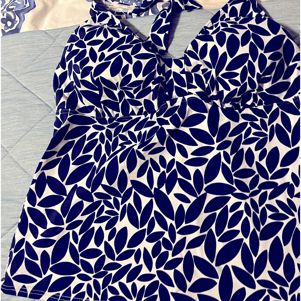 High quality swim top. Navy blue and white